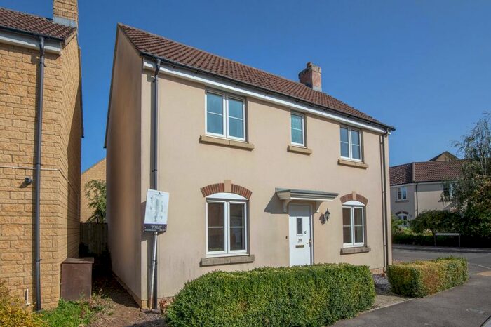 3 Bedroom Detached House To Rent In Avenue De Gien, Malmesbury, SN16