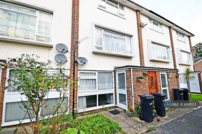 1 Bedroom Maisonette To Rent In Ashcroft, London, N14