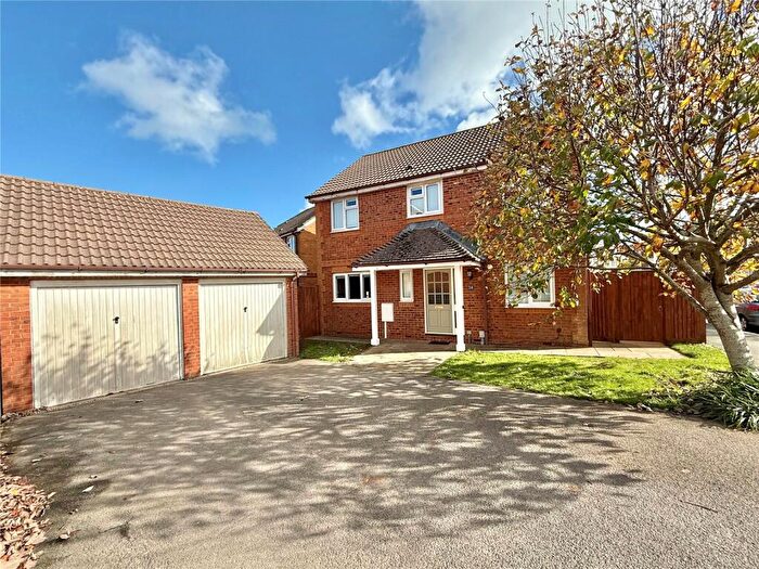 4 Bedroom Detached House For Sale In Dutchells Way, Willingdon, Eastbourne, BN22