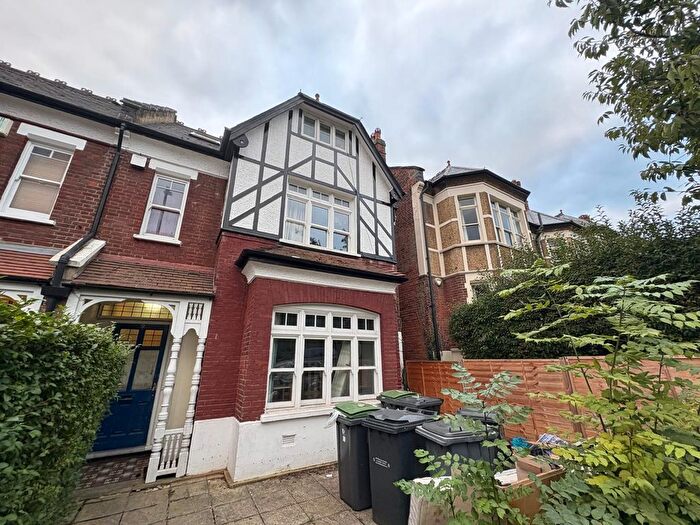 Studio To Rent In Cranley Gardens, London, N10