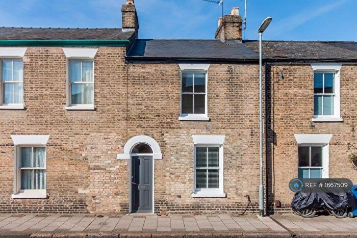 2 Bedroom Terraced House To Rent In Norwich Street, Cambridge, CB2