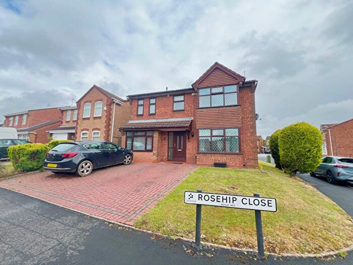 4 Bedroom Detached House To Rent In Rosehip Close, Walsall, WS5