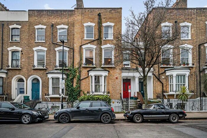 1 Bedroom Flat For Sale In Beresford Road, Highbury, N5