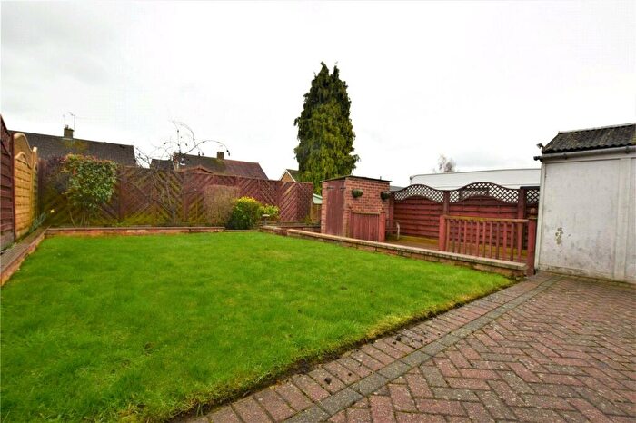 2 Bedroom Bungalow To Rent In Springfield, Wootton, NN4