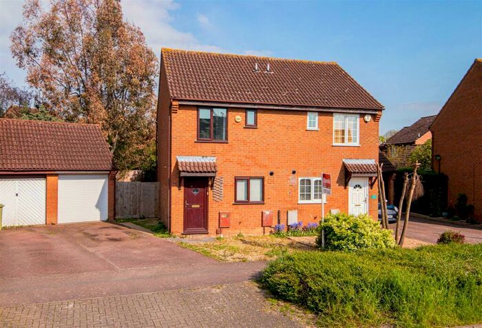 2 Bedroom Semi-Detached House To Rent In Lichfield Down, Walnut Tree, Milton Keynes, MK7