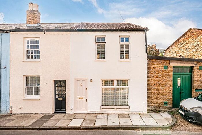 2 Bedroom Property For Sale In Denmark Road, Twickenham, TW2