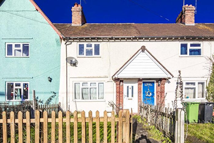 3 Bedroom Terraced House To Rent In Cross Keys Road, South Stoke, RG8