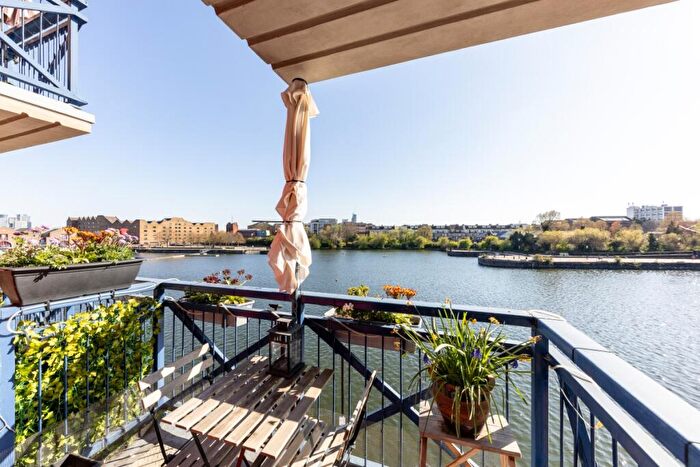 3 Bedroom Apartment To Rent In Newlands Quay London, E1W