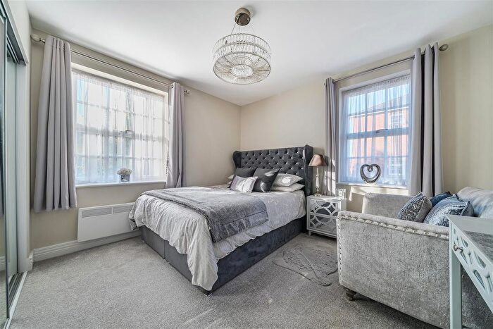 1 Bedroom Flat For Sale In Knowle Avenue, Knowle, Hampshire, PO17