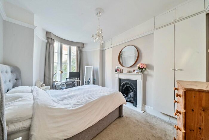 1 Bedroom Flat For Sale In Eastgate Street, Winchester, Hampshire, SO23
