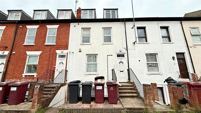 1 Bedroom Apartment To Rent In Zinzan Street, Reading, Berkshire, RG1