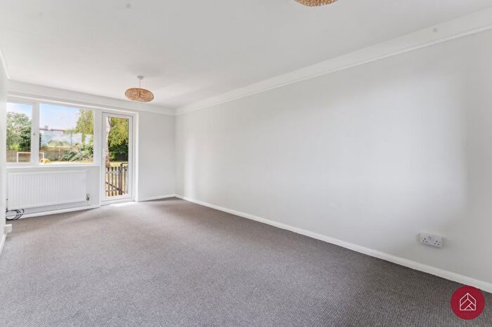 2 Bedroom Flat For Sale In Hawksmoor Road, Oxford, OX2