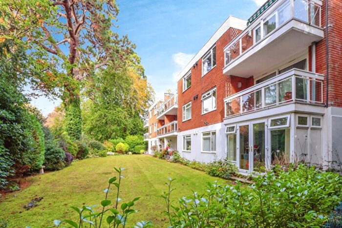2 Bedroom Flat For Sale In Branksome Wood Road, Bournemouth, Dorset, BH4