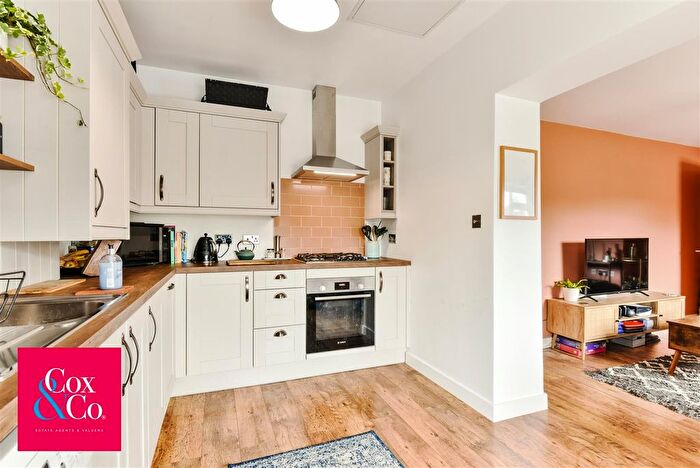 2 Bedroom Flat For Sale In Hallyburton Road, Hove, BN3