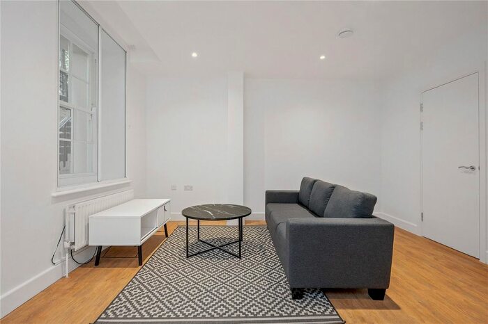 1 Bedroom Flat To Rent In St Mark's Apartments, City Road, London, EC1V