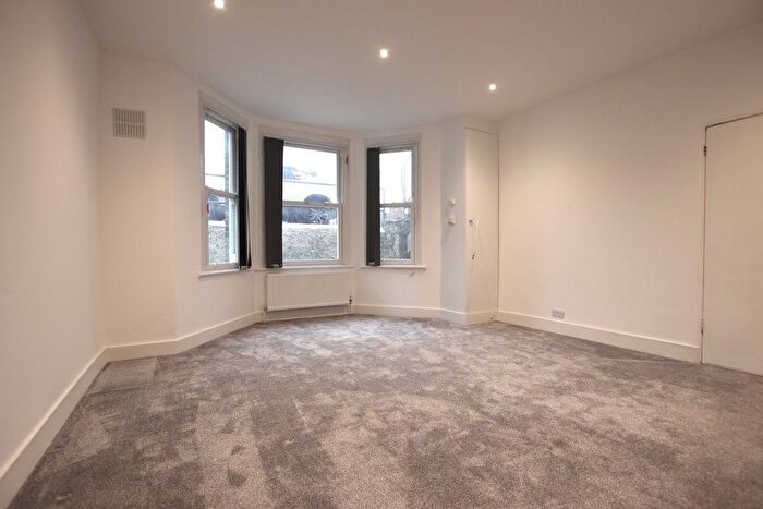 1 Bedroom Flat To Rent In Warminster Road, London, SE25