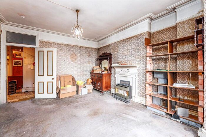 1 Bedroom Apartment For Sale In Cambridge Road, London, SW11