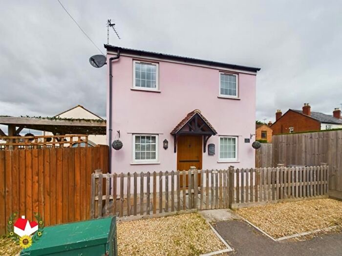 2 Bedroom Detached House To Rent In Bristol Road, Quedgeley, Gloucester, GL2