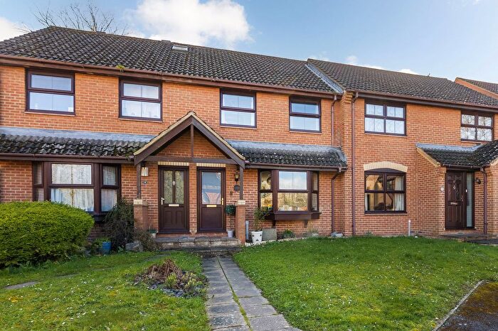 3 Bedroom Terraced House For Sale In Midwinter Avenue, Milton, OX14