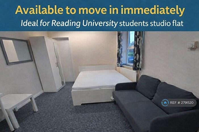 3 Bedroom Flat To Rent In University Area Available Now, Reading, RG6