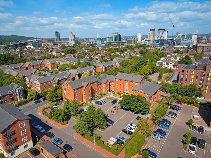 2 Bedroom Flat For Sale In Longueil Close, Cardiff, CF10