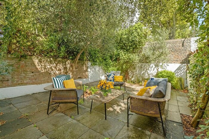 5 Bedroom Terraced House For Sale In St. Lawrence Terrace, Notting Hill, London, W10