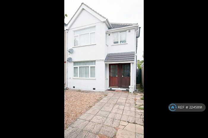 1 Bedroom Flat To Rent In Parkside Way, Harrow, Middlesex, HA2