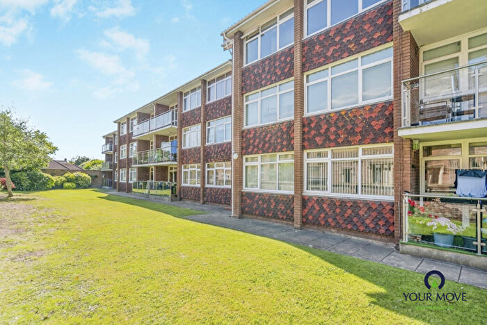 2 Bedroom Flat For Sale In Linden Road, Bognor Regis, West Sussex, PO21