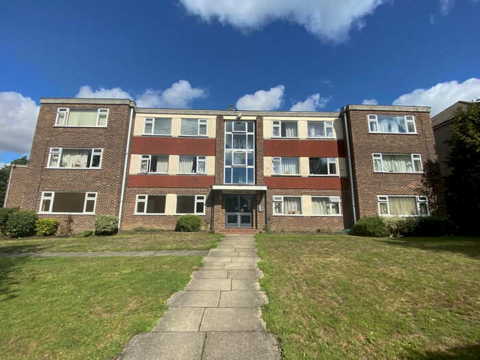 1 Bedroom Flat To Rent In Windsor Court, Southlands Grove, Bromley, Kent, BR1