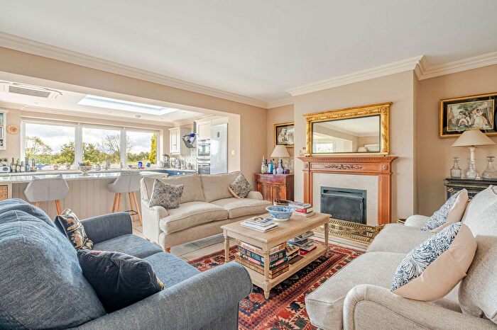 4 Bedroom Detached House For Sale In Bristol Street, Malmesbury, SN16