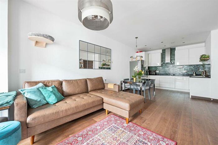 2 Bedroom Apartment For Sale In Smeed Road, Bow, E3