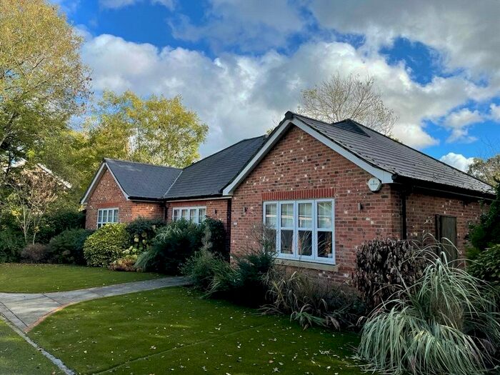 3 Bedroom Bungalow To Rent In Links Road, Ashtead, Surrey, KT21