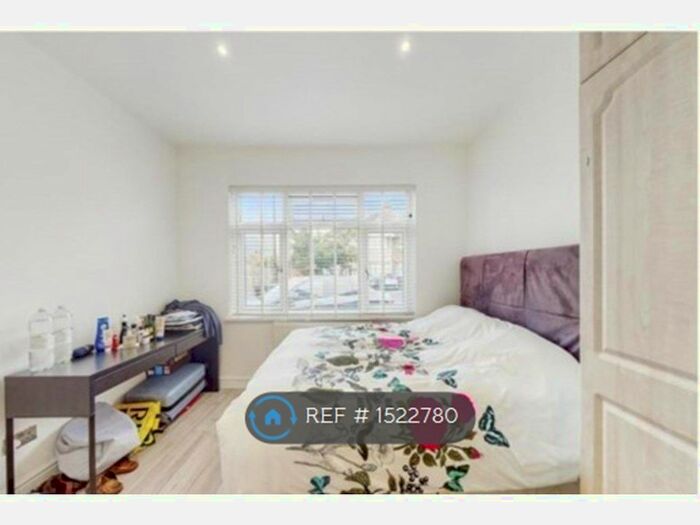 6 Bedroom Detached House To Rent In Twickenham Gardens, Greenford, UB6