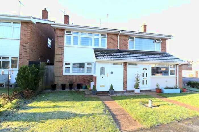 3 Bedroom Semi-Detached House To Rent In Hollyford, Billericay, CM11