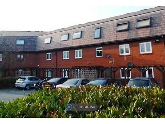 1 Bedroom Flat To Rent In Lacock Close, London, SW19