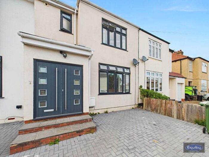 4 Bedroom Property To Rent In Gordon Road, Sidcup, Kent, DA15