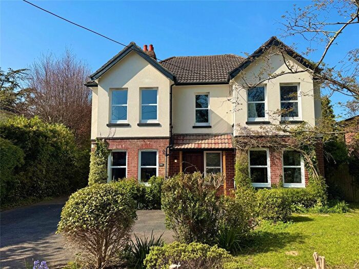 4 Bedroom Detached House For Sale In Osborne Road, New Milton, Hampshire, BH25