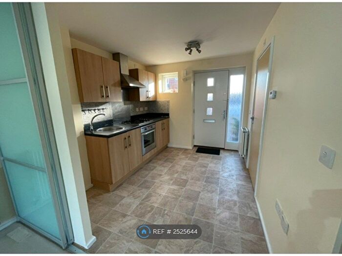 2 Bedroom Terraced House To Rent In Sandwell Park, Kingswood, Hull, HU7