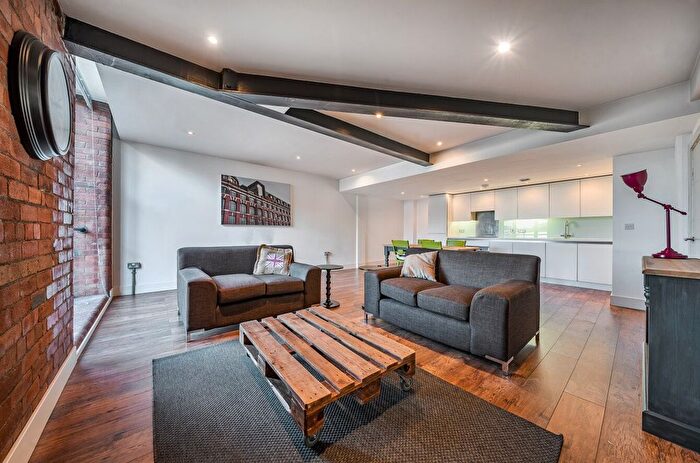 2 Bedroom Flat To Rent In Crispin Lofts, New York Road, Leeds, West Yorkshire, LS2