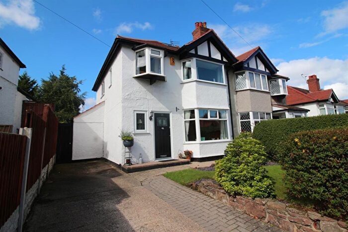 Semi-Detached House To Rent In Pine View Drive, Heswall, Wirral, CH61