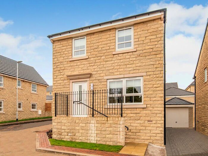 4 Bedroom Detached House To Rent In The Gaits, Bradford, BD2