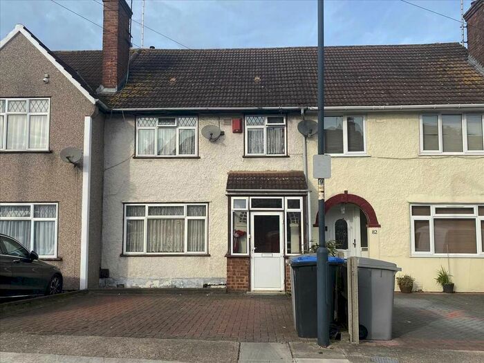 3 Bedroom End Of Terrace House To Rent In Review Road, London, NW2