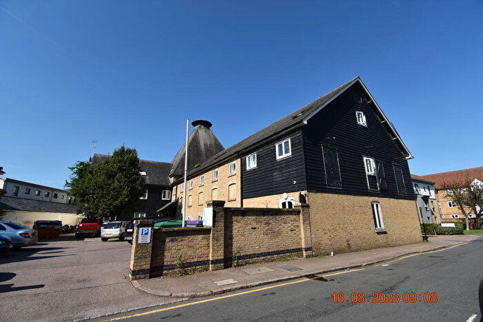 1 Bedroom Flat To Rent In The Malthouse, Priory Street, Hertford, Hertfordshire, SG14