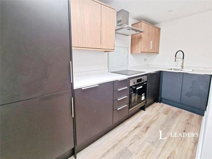 1 Bedroom Flat To Rent In Brighton Square, Brighton, East Sussex, BN1