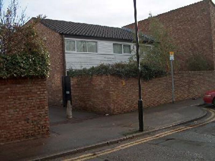 4 Bedroom Semi-Detached House To Rent In High Kingsdown, Bristol, BS2