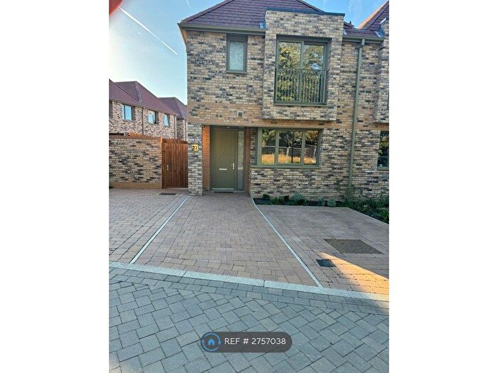 3 Bedroom Semi Detached House To Rent In Mc Lean Drive, Oxford, OX3