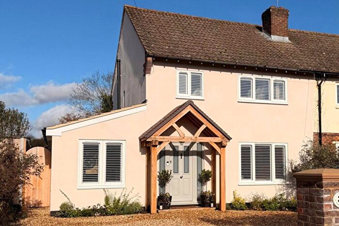 3 Bedroom Semi Detached House For Sale In Lower Weybourne Lane, Farnham, Surrey, GU9