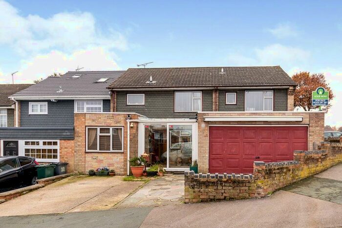 5 Bedroom House To Rent In Foxwood Road, Bean, Dartford, Kent, DA2