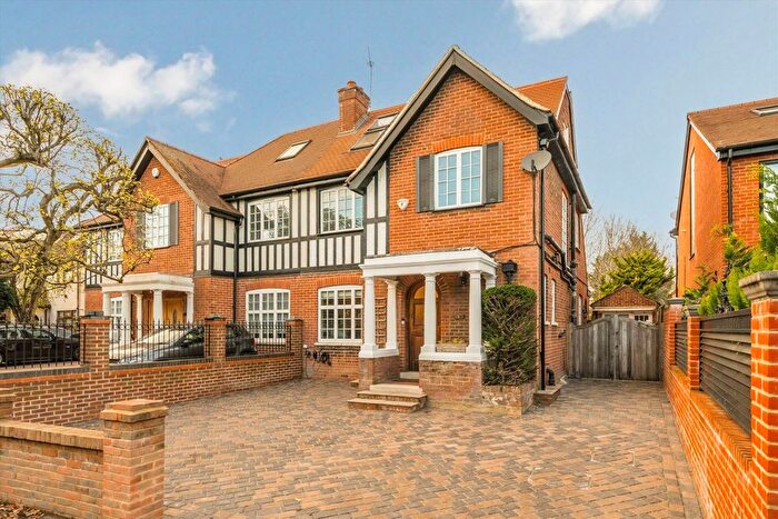 4 Bedroom Property For Sale In Tentelow Lane, Southall, UB2