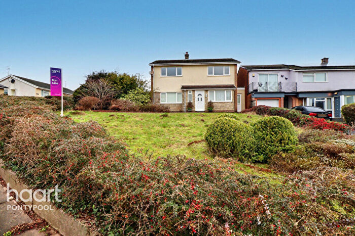 4 Bedroom Detached House For Sale In Heol Madoc, Pontypool, NP4